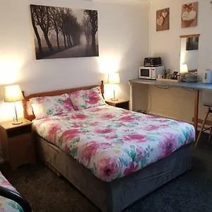 Guest house Chelford, Marthall